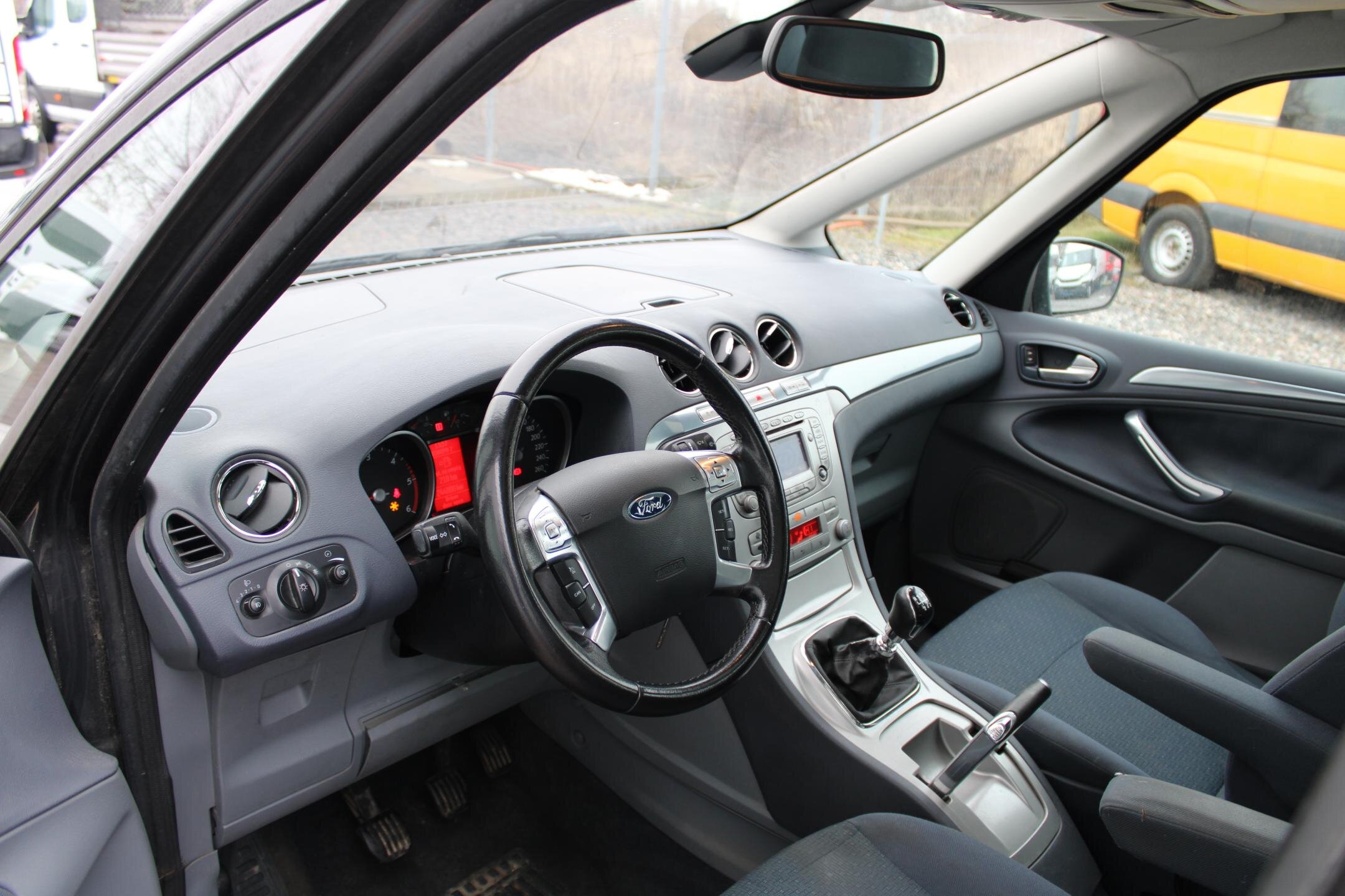 Ford Galaxy Kombi 1,8 l 92 kw