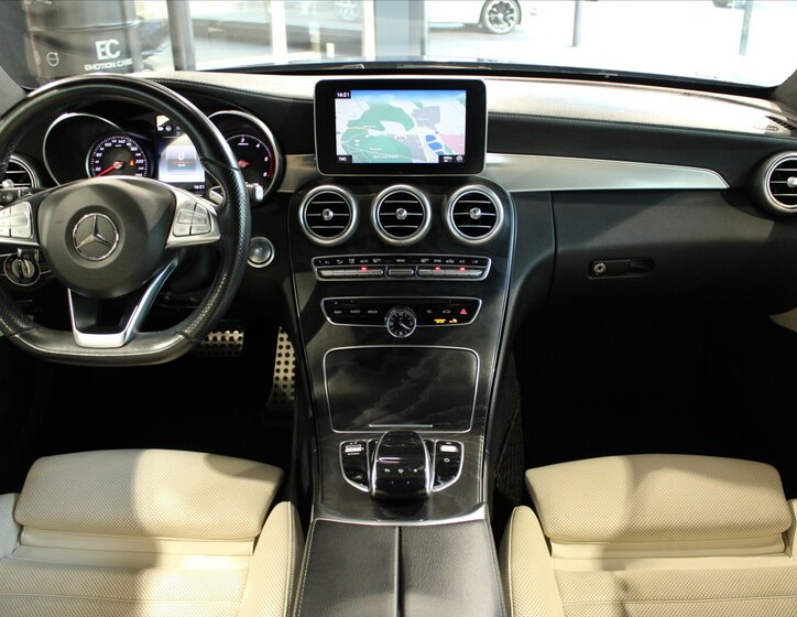 Mercedes-Benz Třídy C Kupé 2,1 l 150 kw