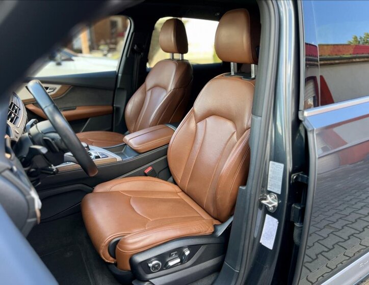 Audi SQ7 SUV / Terénní 4,0 l 320 kw