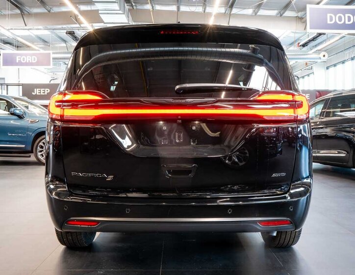 Chrysler Pacifica MPV 3,6 l 221 kw