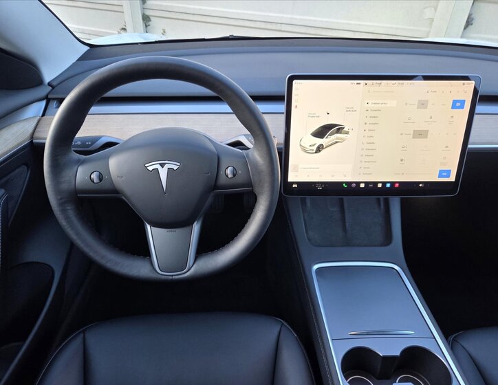 Tesla Model 3 14