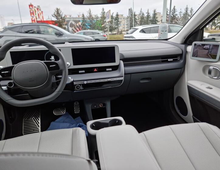 Hyundai Ioniq 5 8