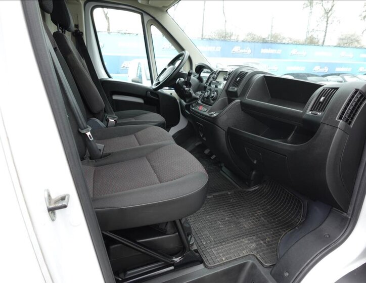 Peugeot Boxer Ostatní 2,2 l 121 kw