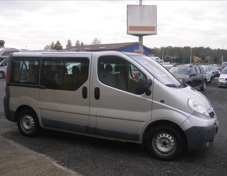 Opel Vivaro 4