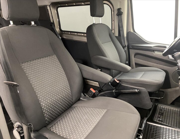 Ford Transit Custom 8