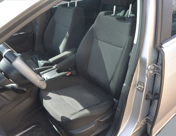 Peugeot 5008 MPV 1,6 l 88 kw