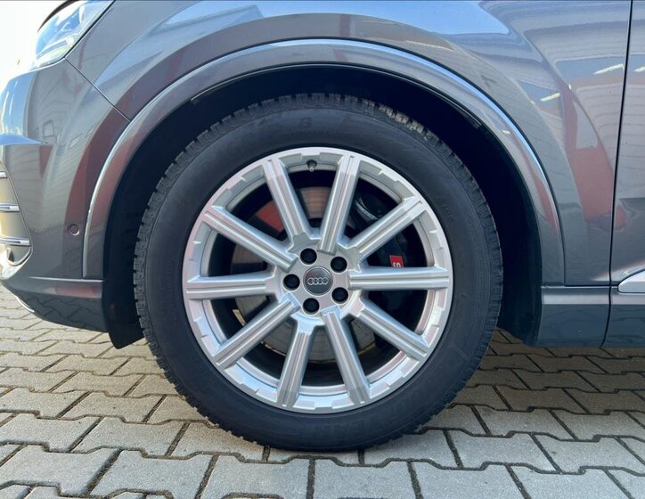 Audi SQ7 SUV / Terénní 4,0 l 320 kw