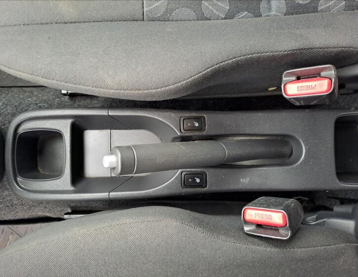 Suzuki Splash Hatchback 996,0 48 kw