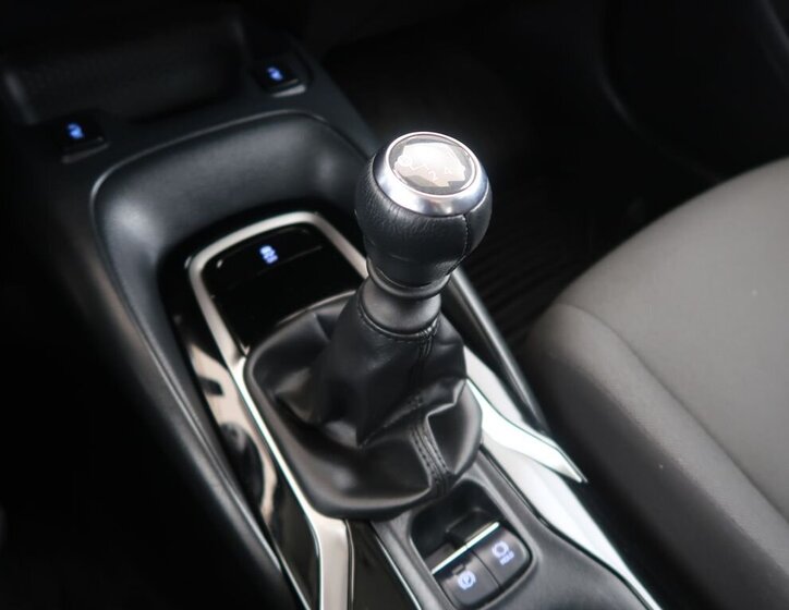 Toyota Corolla Sedan / Limuzína 1,5 l 92 kw