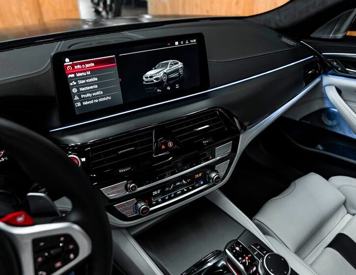 BMW M5 Sedan / Limuzína 4,4 l 460 kw