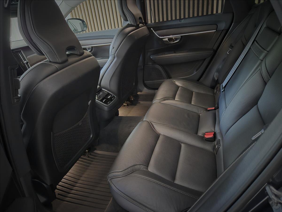 Volvo V90 Kombi 2,0 l 177 kw