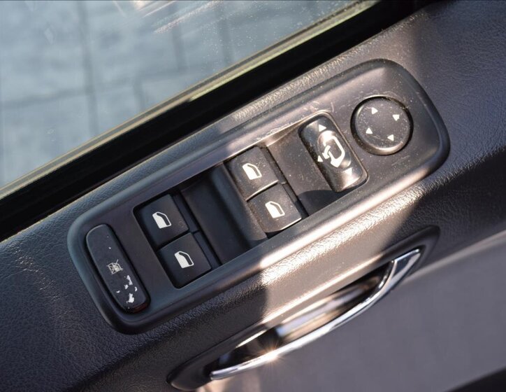 Peugeot 807 MPV 2,0 l 100 kw