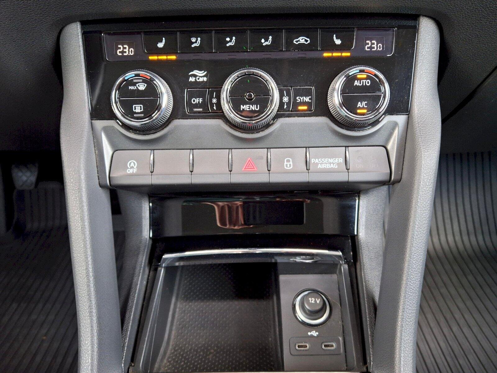 Škoda Karoq SUV / Terénní 1,5 l 110 kw