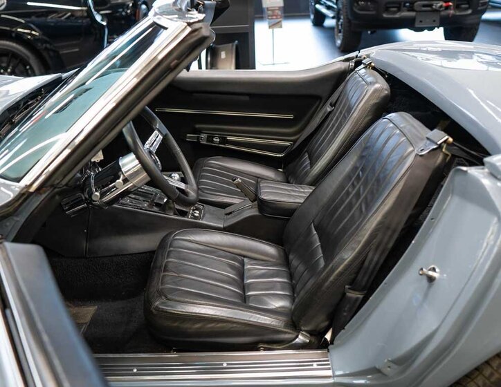 Chevrolet Corvette 12