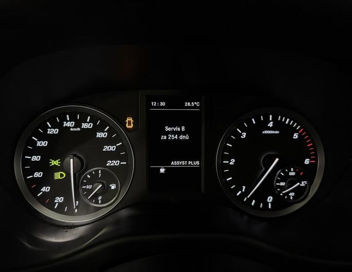 Mercedes-Benz Vito 21