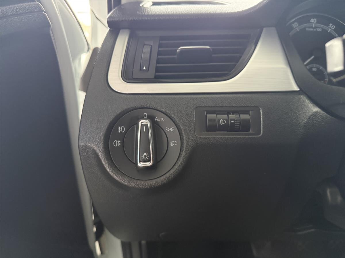 Škoda Rapid Hatchback 999,0 81 kw