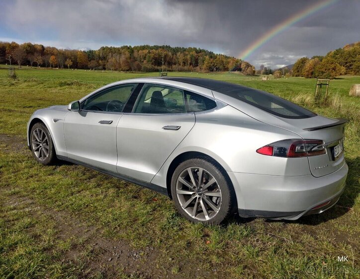 Tesla Model S Sedan / Limuzína 0,0 310 kw