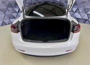 Tesla Model 3 Sedan / Limuzína 0,0 239 kw
