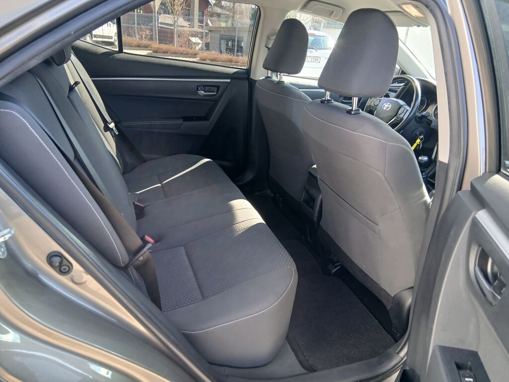 Toyota Corolla Sedan / Limuzína 1,6 l 97 kw