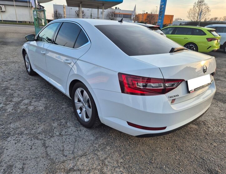 Škoda Superb Sedan / Limuzína 2,0 l 110 kw
