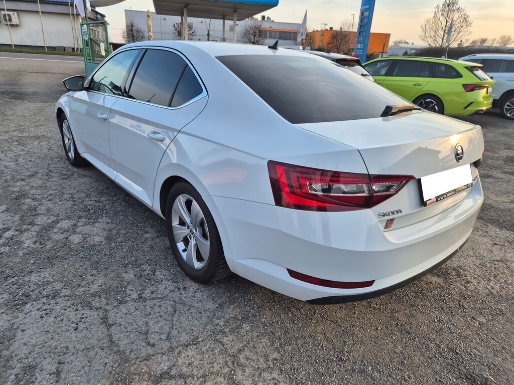 Škoda Superb Sedan / Limuzína 2,0 l 110 kw