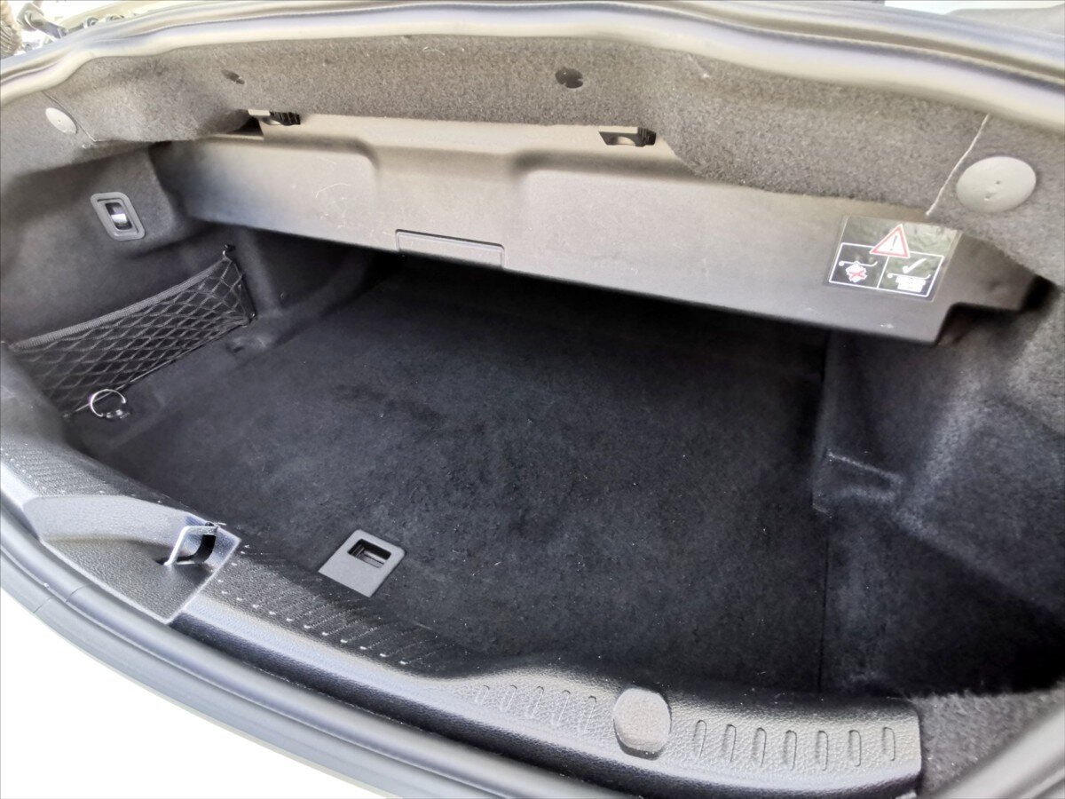 Mercedes-Benz Třídy C Kabriolet 2,0 l 180 kw