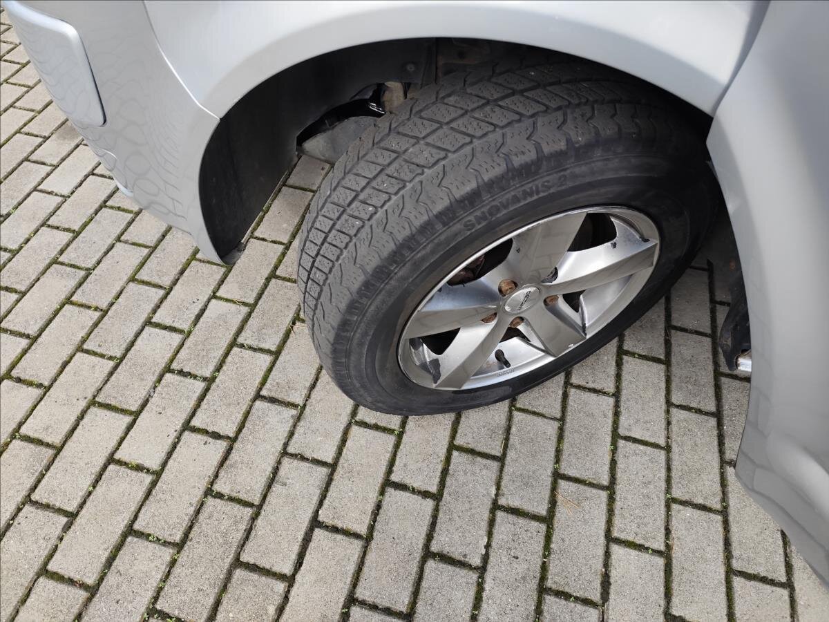 Volkswagen Caravelle Kombi 2,5 l 96 kw