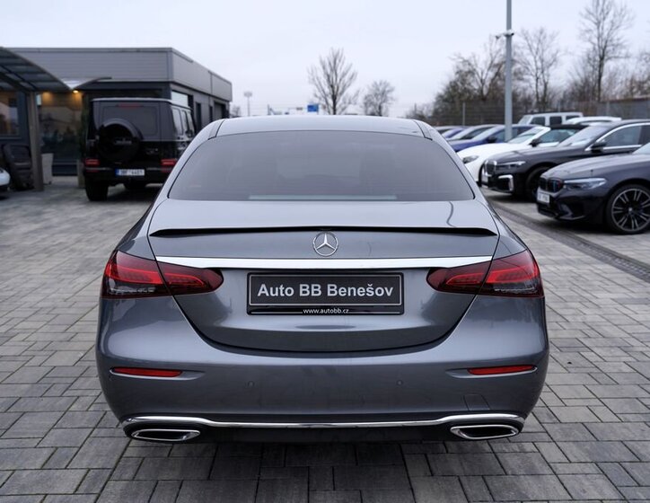 Mercedes-Benz Třídy E Sedan 2,0 l 143 kw