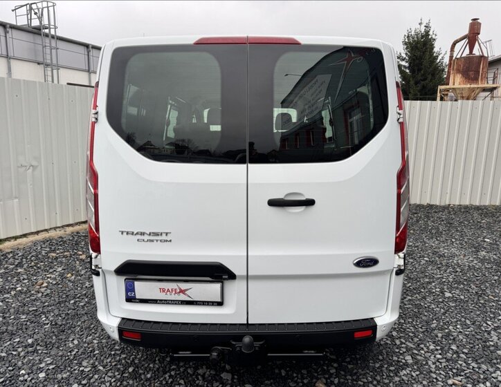 Ford Transit Custom 11