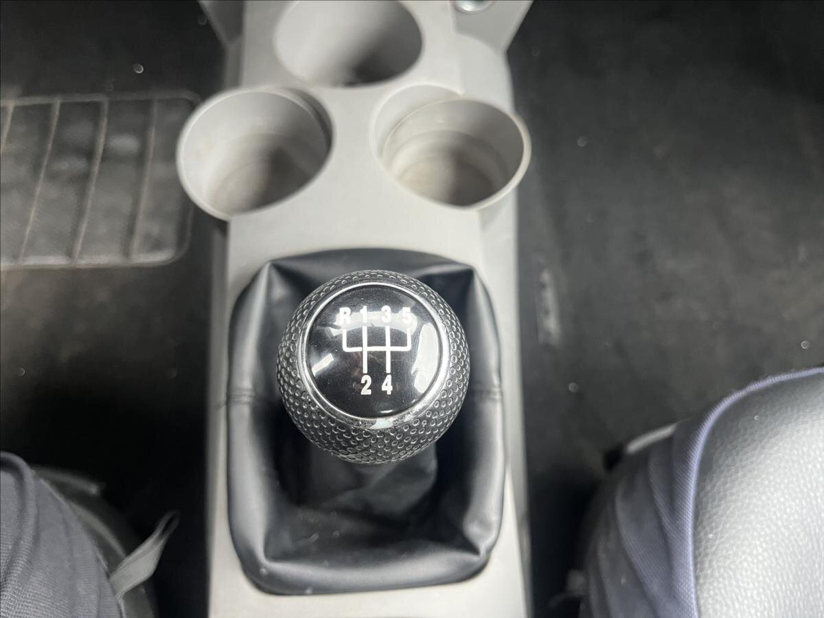 Volkswagen New Beetle Hatchback 1,6 l 74 kw