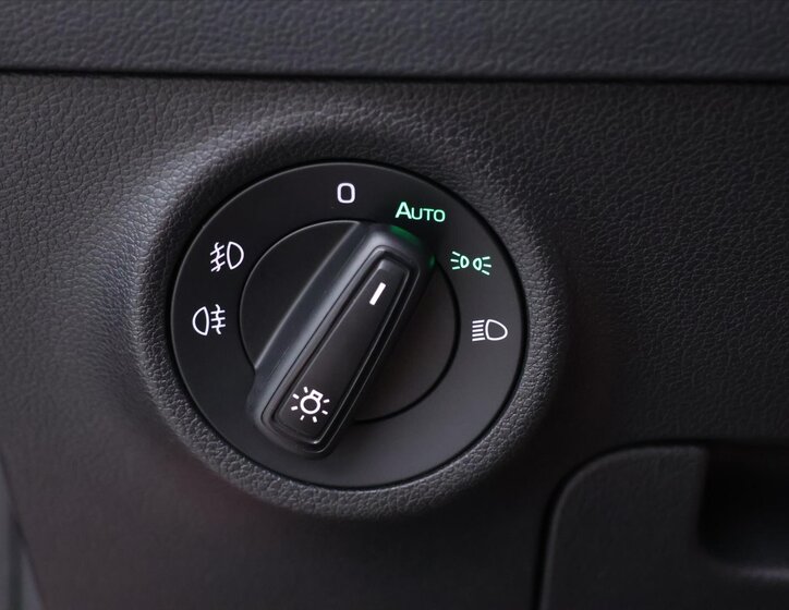 Škoda Karoq SUV 1,5 l 110 kw