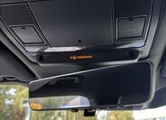 Land Rover Defender 26