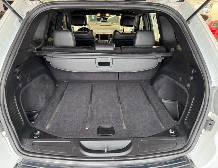 Jeep Grand Cherokee 19