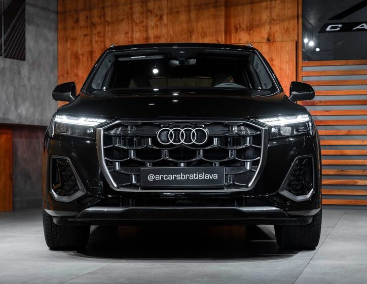 Audi Q7 6