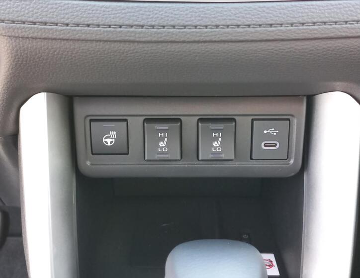 Toyota Corolla Cross 16