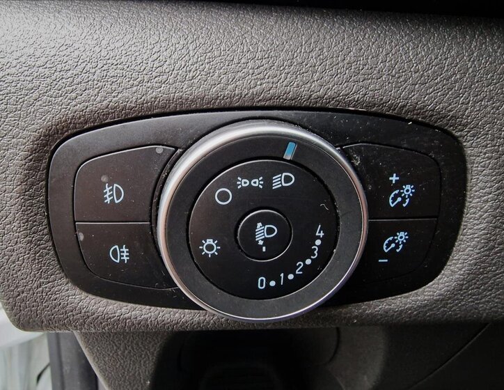 Ford Transit Custom Skříň 2,0 l 77 kw