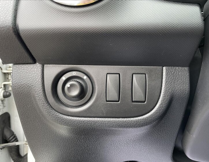 Dacia Sandero Hatchback 1,1 l 54 kw