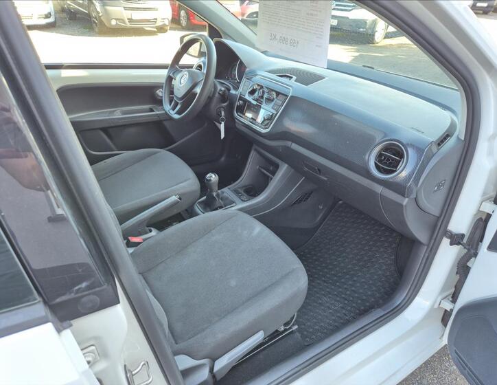 Volkswagen up! 19
