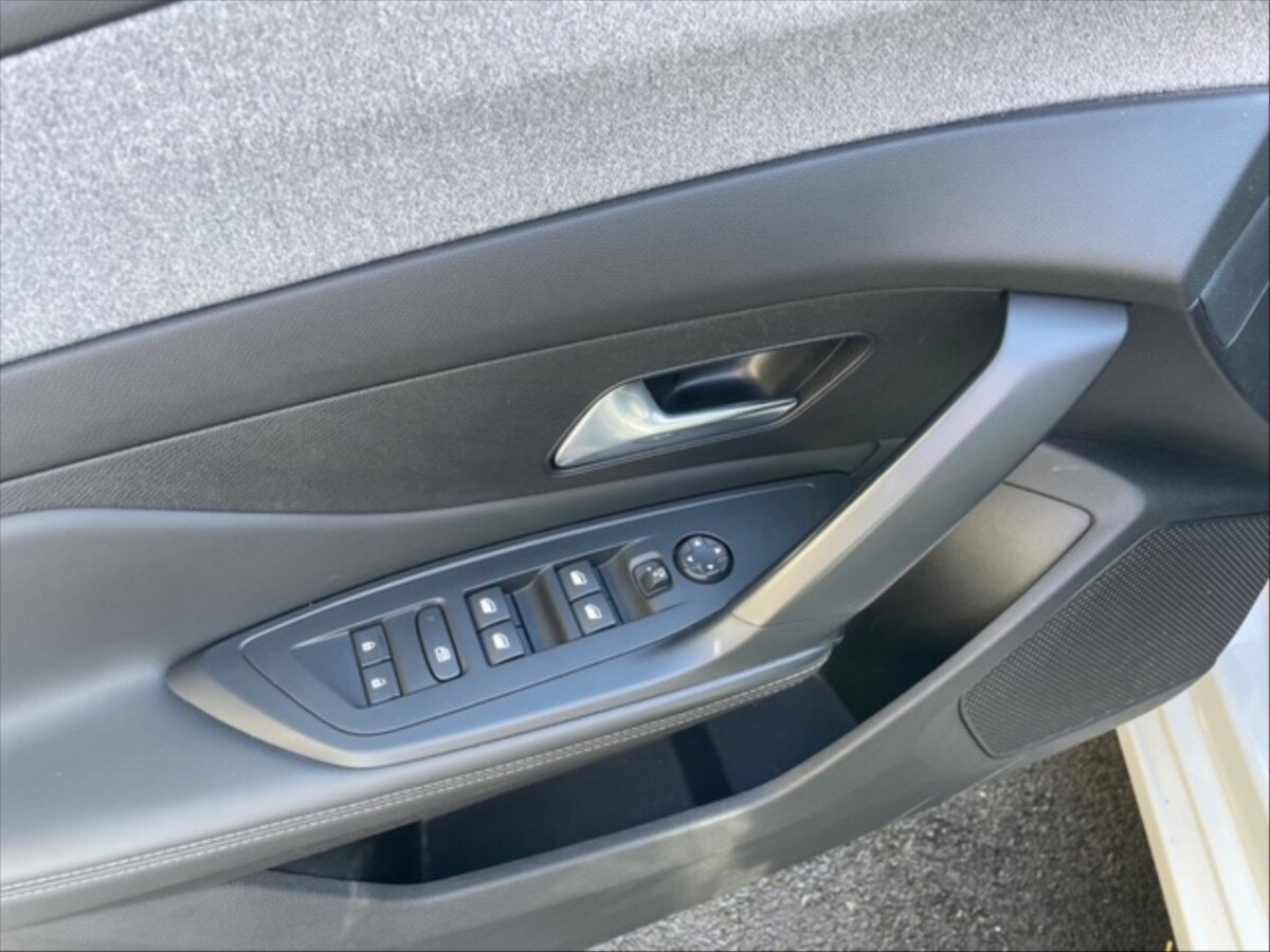 Peugeot 308 Kombi 1,5 l 96 kw