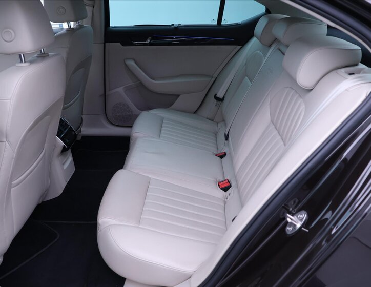 Škoda Superb Liftback 2,0 l 110 kw