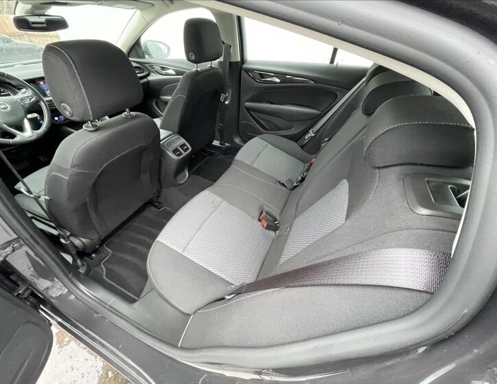 Opel Insignia Liftback 2,0 l 147 kw