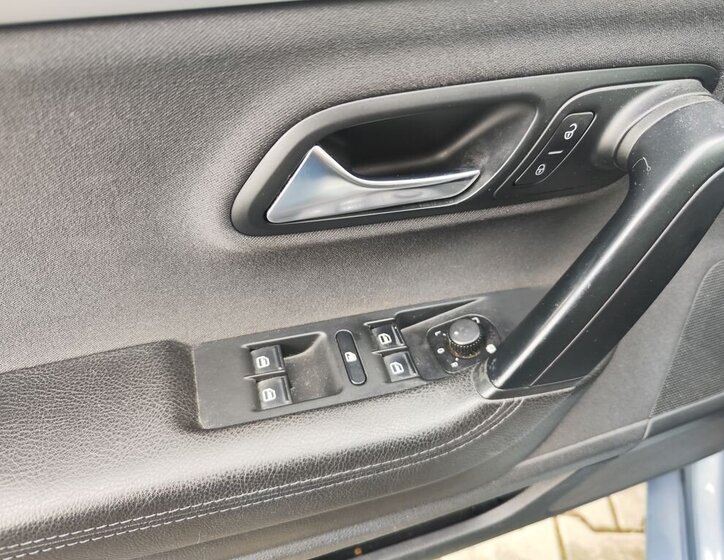 Volkswagen Passat CC Sedan / Limuzína 2,0 l 103 kw