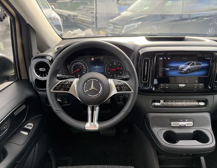 Mercedes-Benz Vito 10
