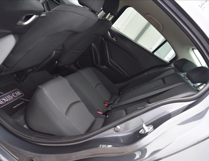 Mazda 3 Sedan / Limuzína 1,5 l 74 kw