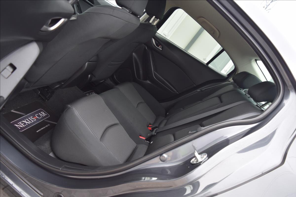 Mazda 3 Sedan / Limuzína 1,5 l 74 kw