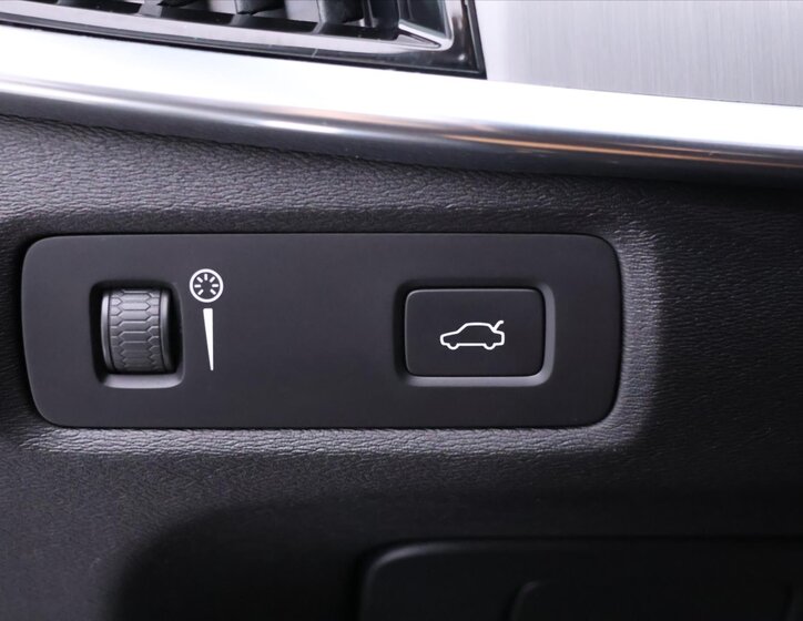 Volvo S90 Sedan 2,0 l 187 kw