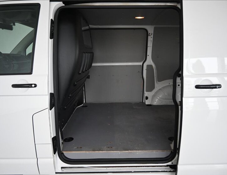 Volkswagen Transporter 9