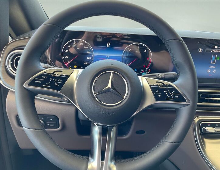 Mercedes-Benz Třídy V 11