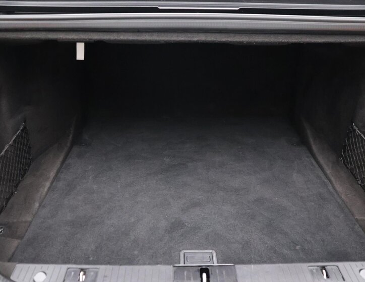 Mercedes-Benz Třídy S Sedan / Limuzína 4,7 l 320 kw