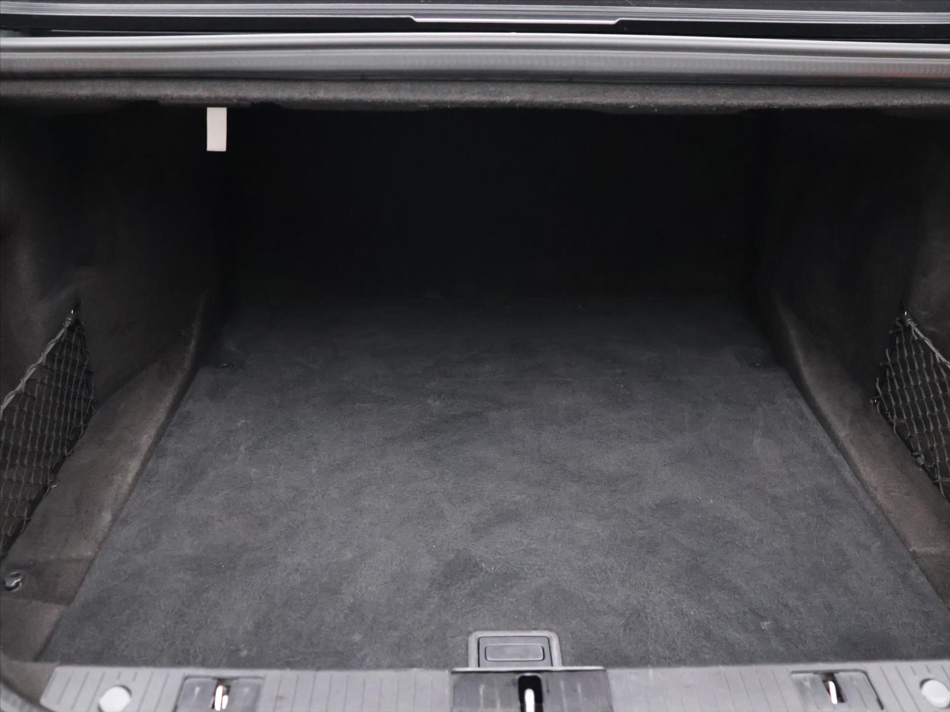 Mercedes-Benz Třídy S Sedan / Limuzína 4,7 l 320 kw